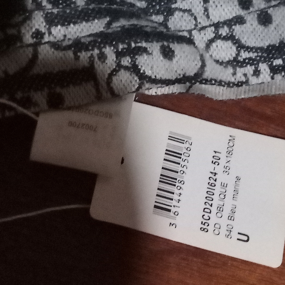 Christian Dior new with tag ladies scarf 540 Bleu Marine color size 35 x 180 cm - Picture 4 of 7